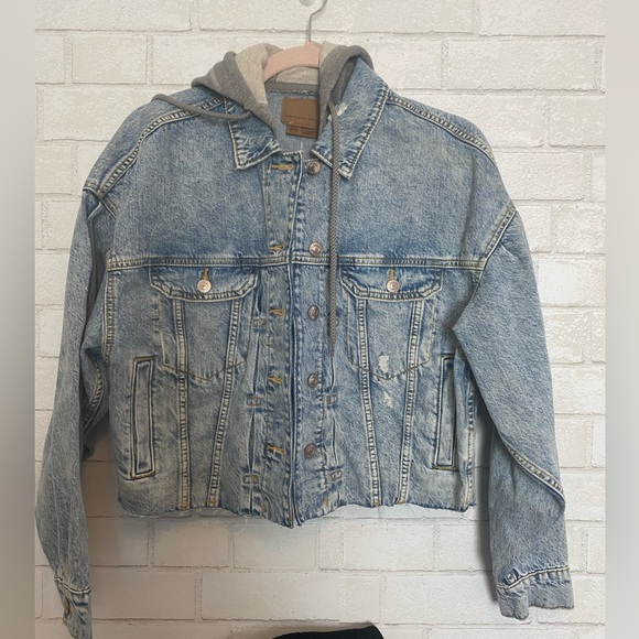 American Eagle Outfitters Light Blue Denim Jacket - Picture 1 of 5